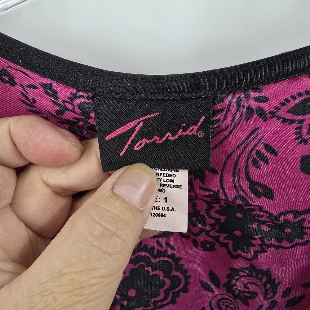 Torrid Blouse Womens Size 1‎ Black Pink Flowers Tunic Tie